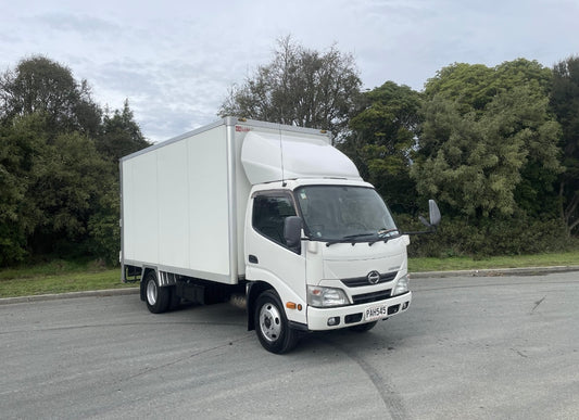 16 Cubic Meter Box Body Truck Rental - TAIL LIFT